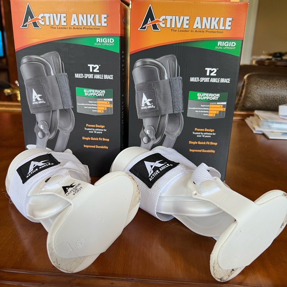 Volleyball ankle braces. Only worn twice.